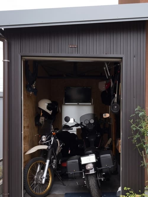 バイクガレージ 外観